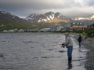 Fishing for Dolly Varden on Front Beach (Photo by Cathy Jordan)